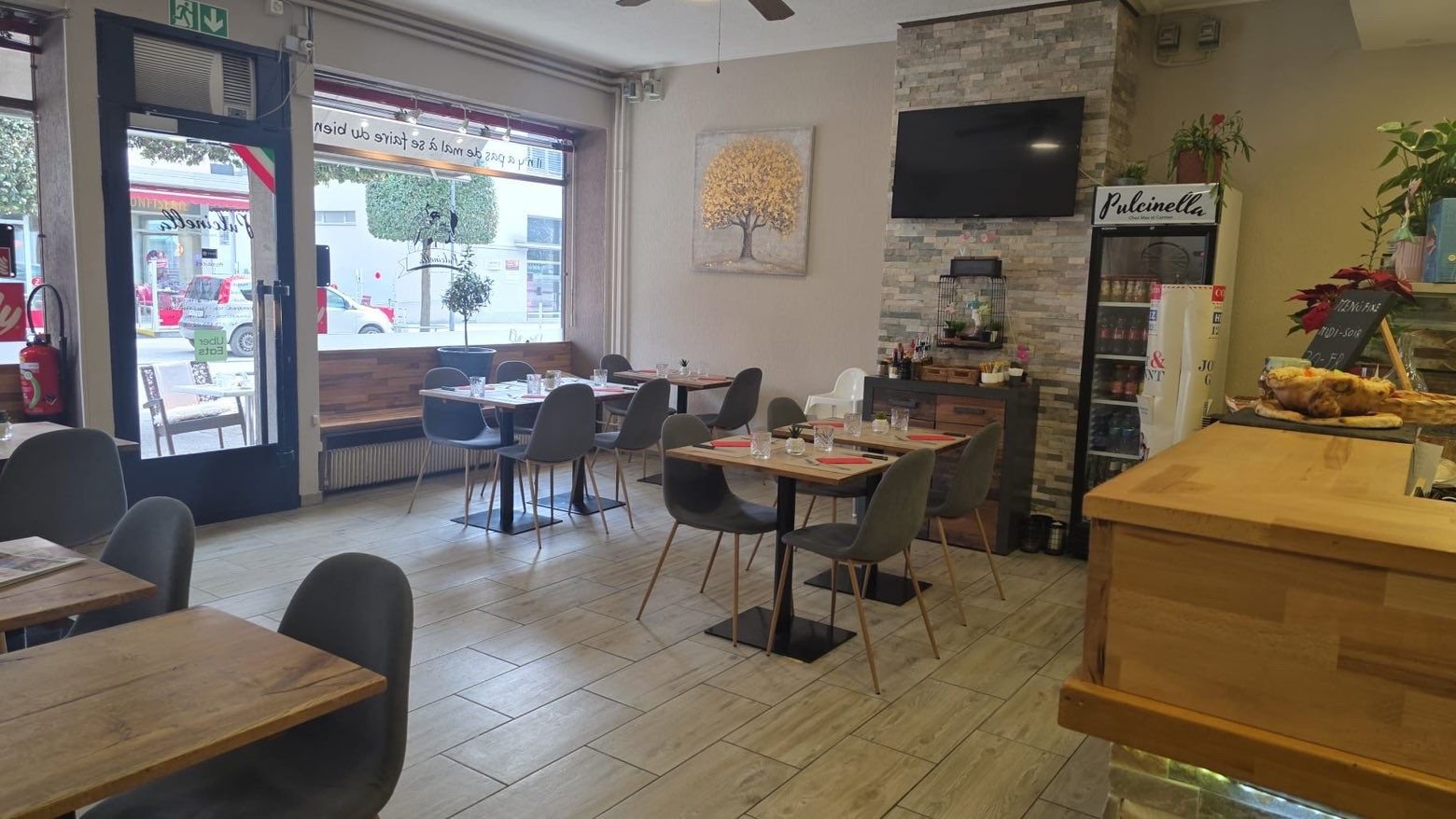 Ambiance du restaurant italien Pulcinella