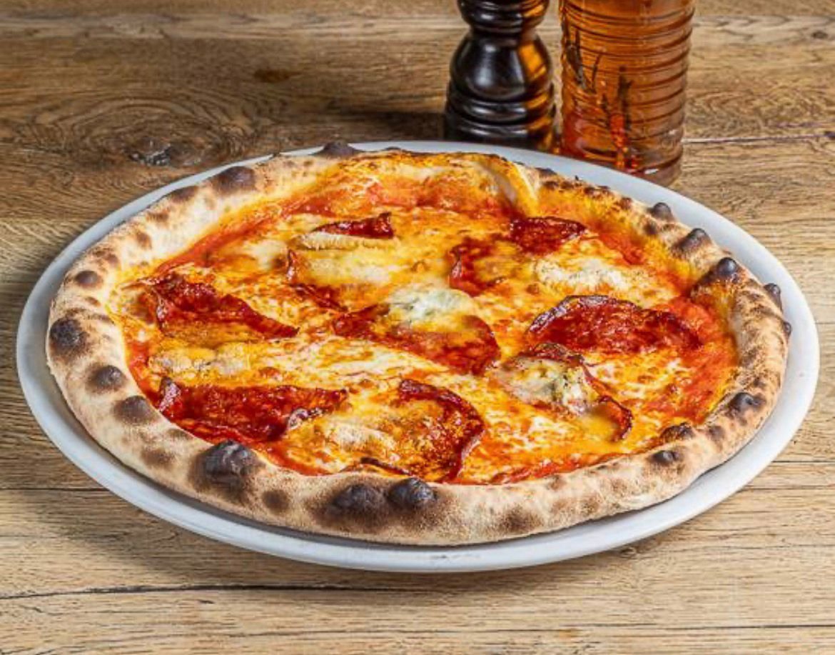 Pizza Massy — restaurant Pulcinella Sierre